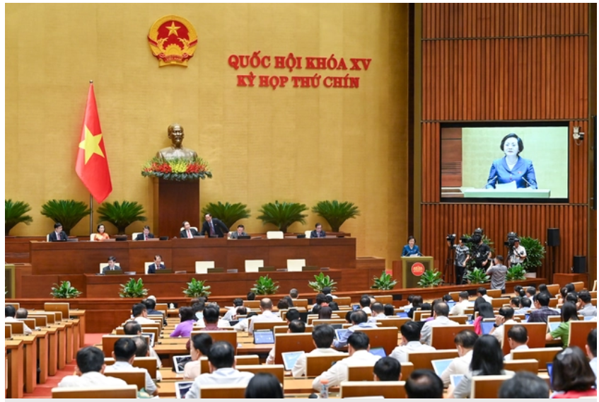 Bộ trưởng Bộ Nội vụ Phạm Thị Thanh Trà đã trình bày Báo cáo tiếp thu, chỉnh lý và hoàn thiện dự thảo Luật.