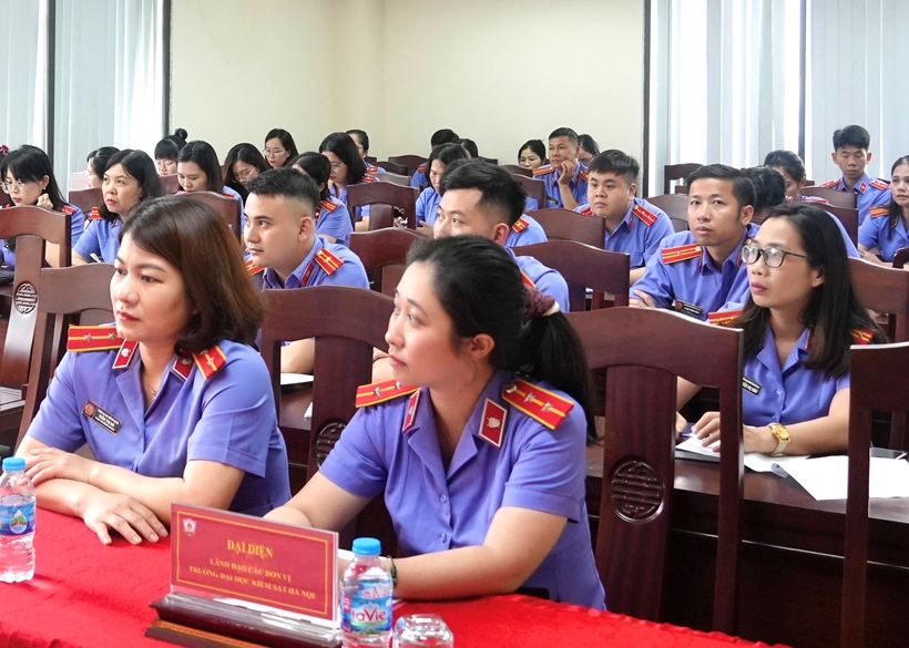Các đại biểu, học viên tham dự Lễ khai giảng khóa học Bồi dưỡng kỹ năng kiểm sát giải quyết một số vụ án tranh chấp hợp đồng - khóa 2 do Trường Đại học Kiểm sát tổ chức. (Ảnh minh hoạ)