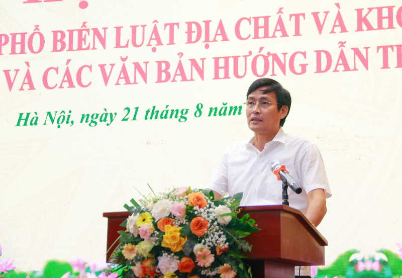 Ông Trần Quý Kiên, Thứ trưởng Bộ Nông nghiệp và Môi trường phát biểu tại hội nghị.