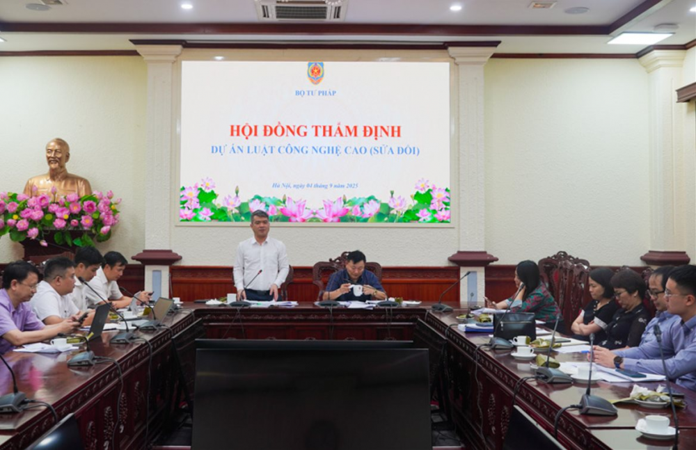 Quang cảnh cuộc họp Hội đồng thẩm định. Ảnh: Cổng thông tin điện tử Bộ Tư pháp