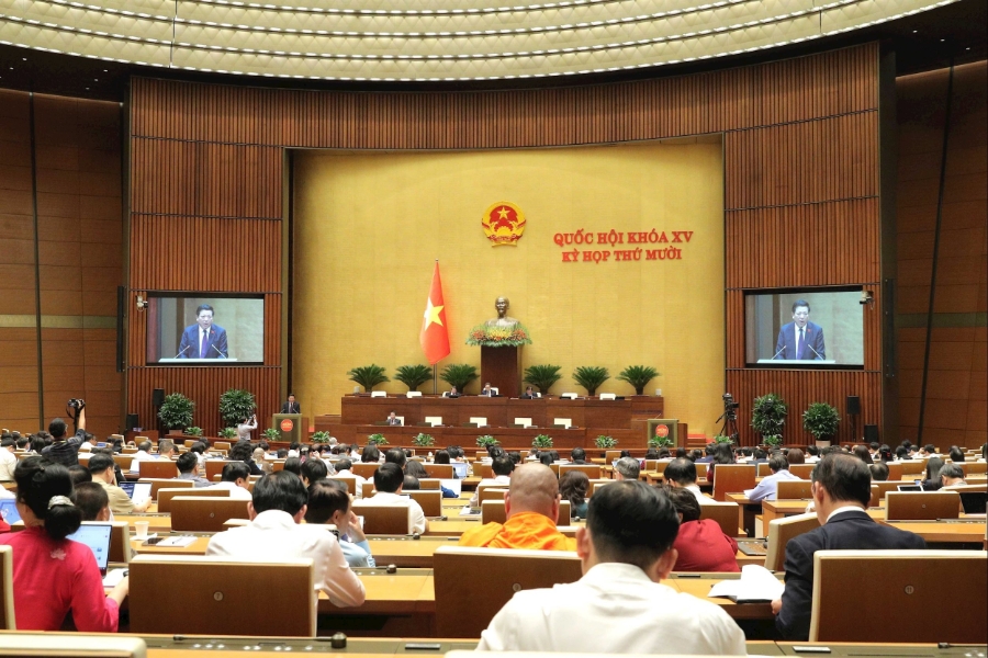 Quang cảnh phiên họp. Ảnh: Hồ Long